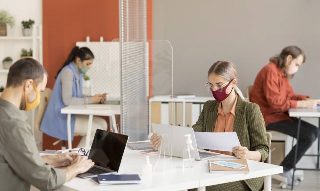 co-workers-wearing-face-mask-work